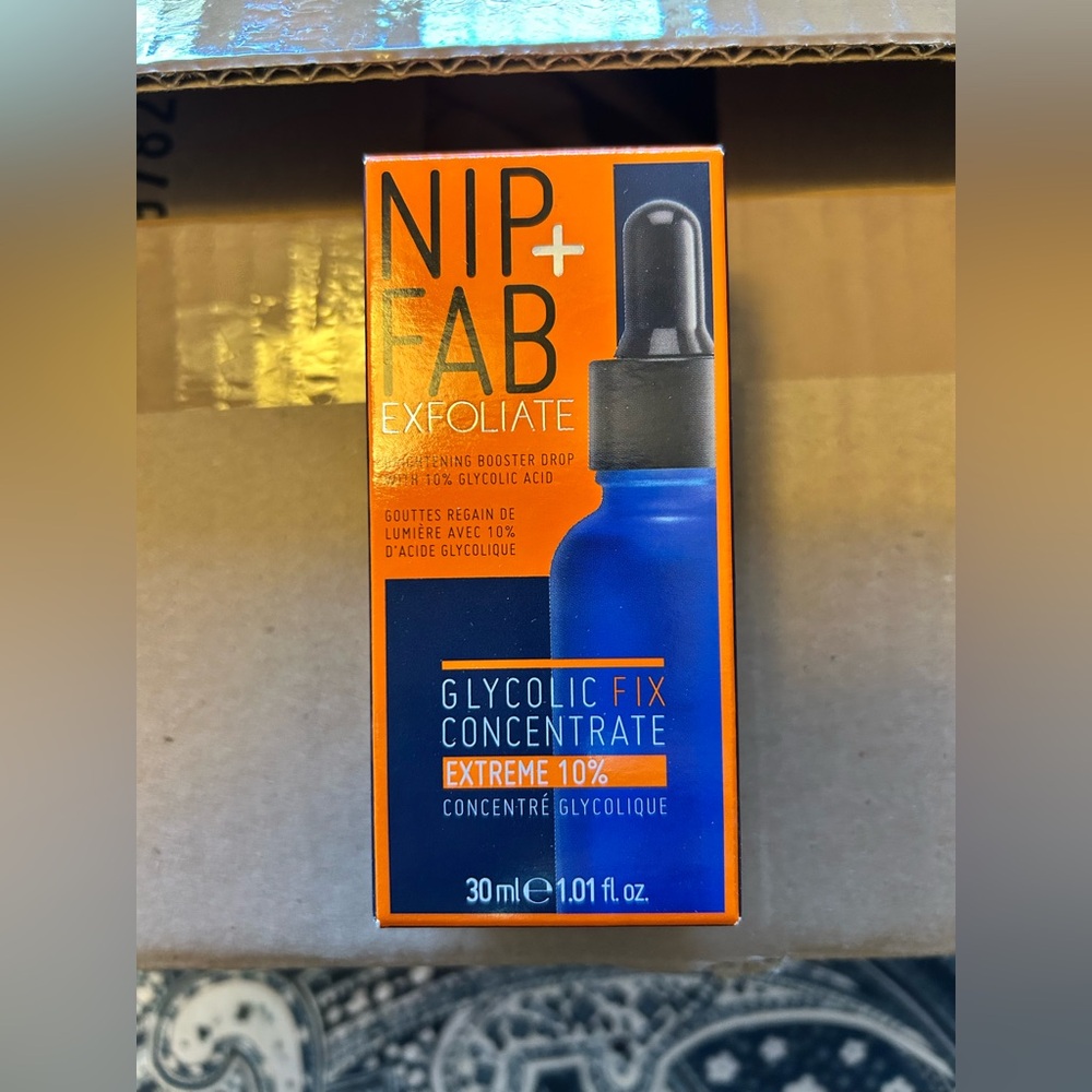 Blue and Orange Skincare Cleanser & Exfoliant